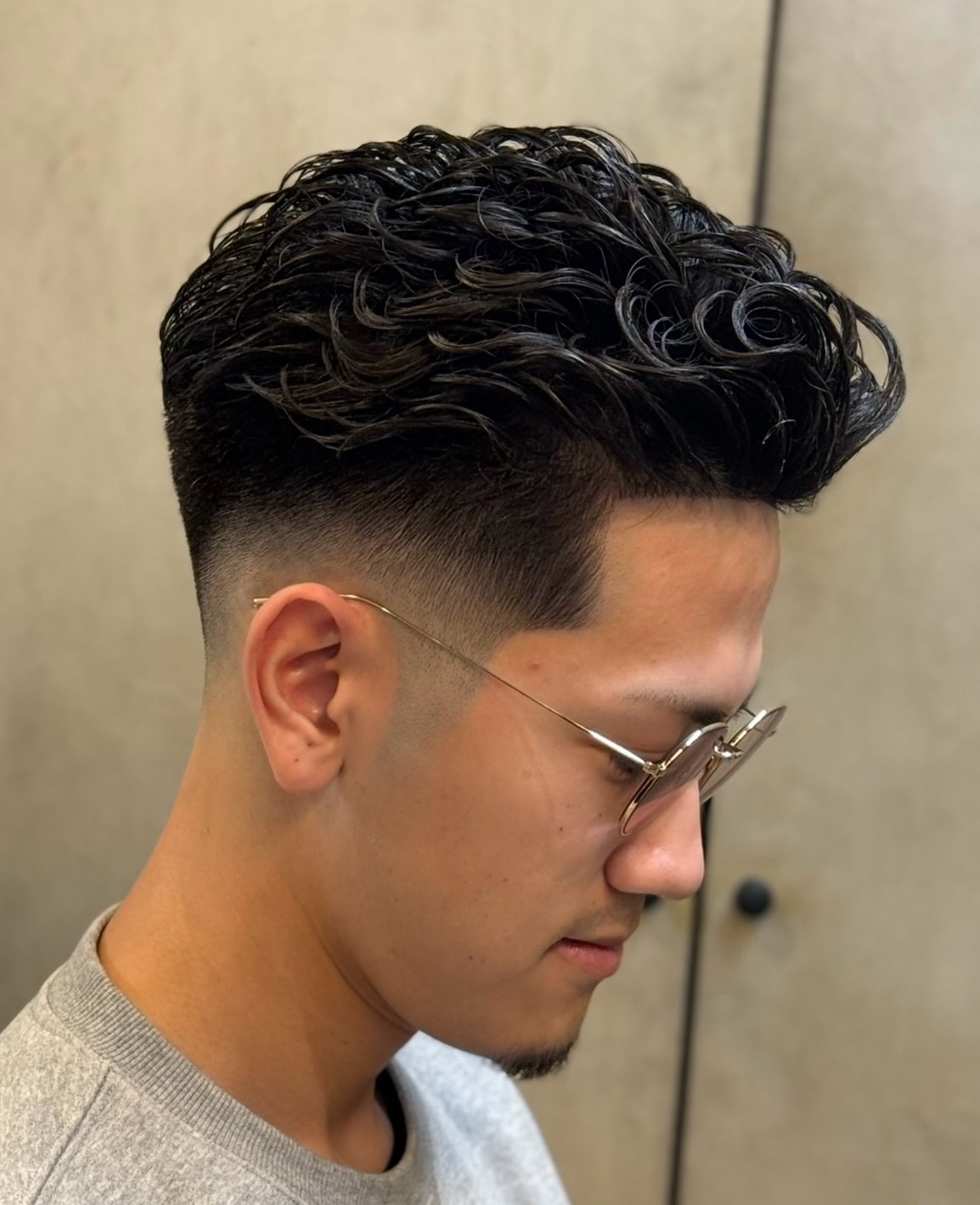 ウェーブパーマのヘアスタイル